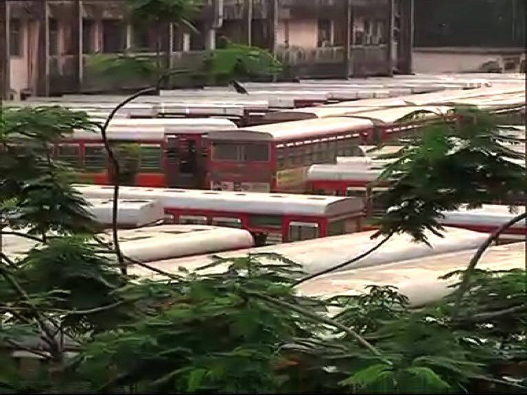 LIVE : बेस्ट कर्मचाऱ्यांचा संप मागे Best Employees Strike Live Updates LIVE : बेस्ट कर्मचाऱ्यांचा संप मागे