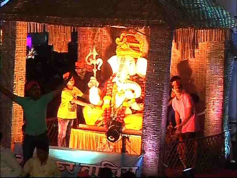 Pune Ganesh Visarjan 2017 Live Update LIVE : काही क्षणात दगडूशेठ हलवाई गणपतीचं विसर्जन